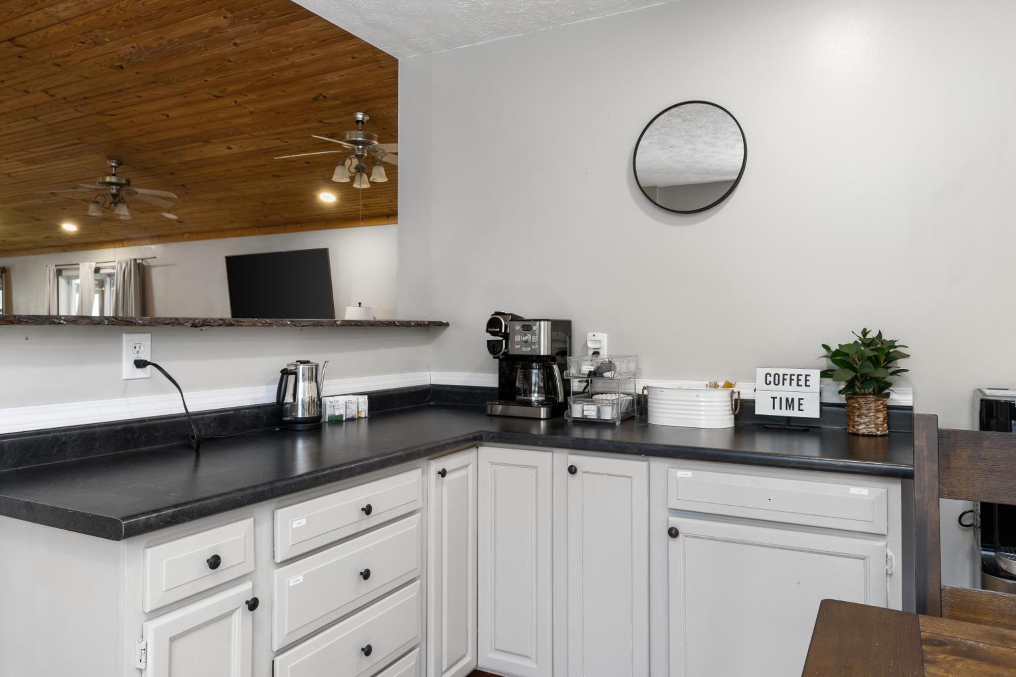 Laurelville Spacious Cabin Near Hocking Hills And Caves With Hot Tub And Firepit מראה חיצוני תמונה