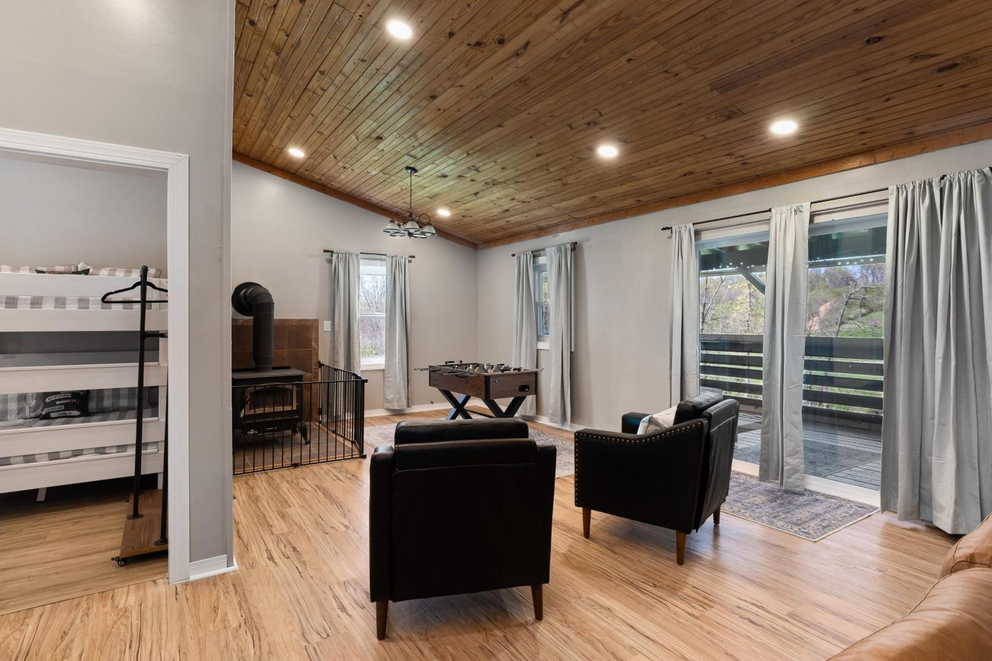 Laurelville Spacious Cabin Near Hocking Hills And Caves With Hot Tub And Firepit מראה חיצוני תמונה